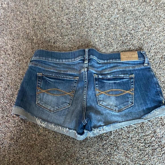 Abercrombie & Fitch Womens Mini Jean Denim Shorts Size 27 Ripped - Picture 3 of 3